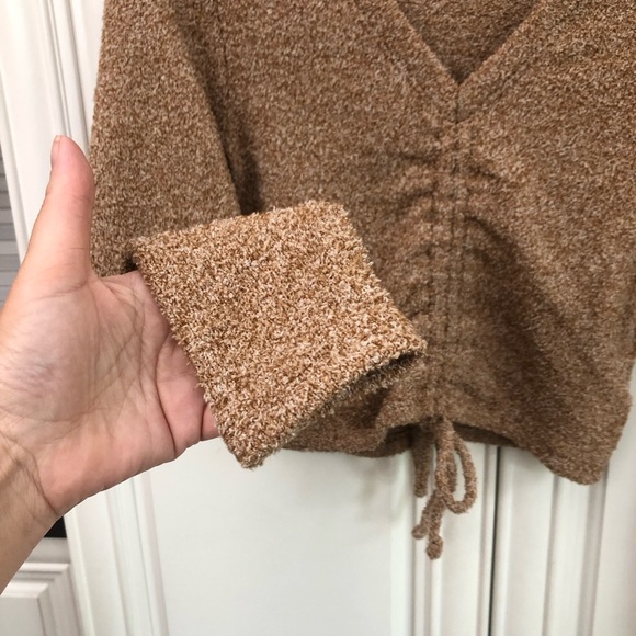 Wild Fable soft fuzzy women’s crop sweater - Picture 3 of 9